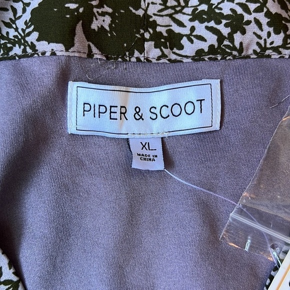 Piper & Scoot V-Neck Floral Dress - Picture 7 of 9